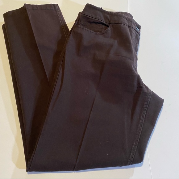 Eileen Fisher SZ S, stretch jeans in dark chocolate brown, EUC, lightweight nice - Picture 10 of 10